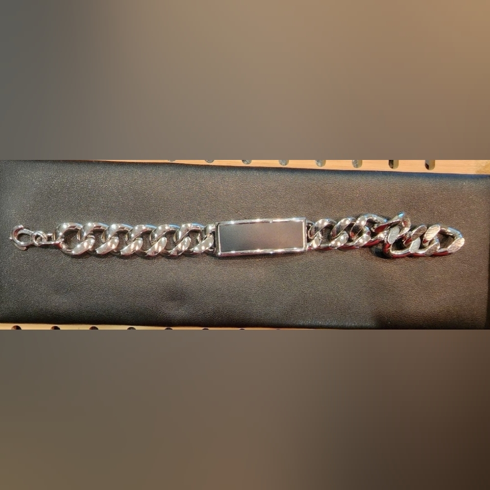 Speidel engraveable silvertone chain link ID Bracelet, made in the USA